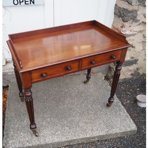 Fine Gillows 2 Drawer Mahogany Table