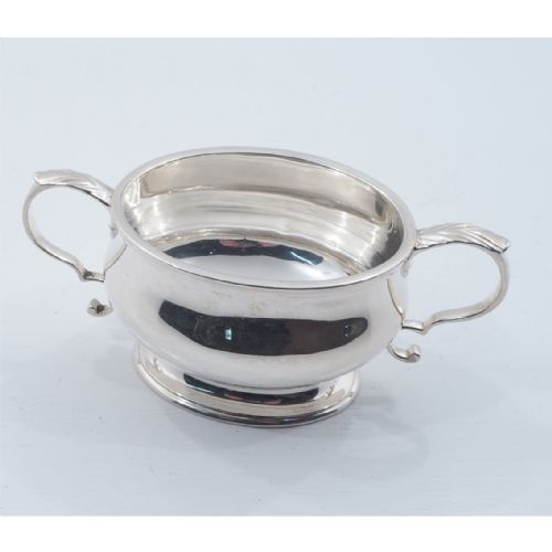 Heavy Grade Silver Sugar Bowl. London 1920