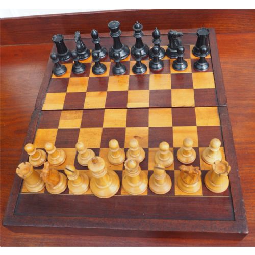 fig 1. GEORGIAN GAMES BOX, CHESS, DRAUGHTS & DOMINOES