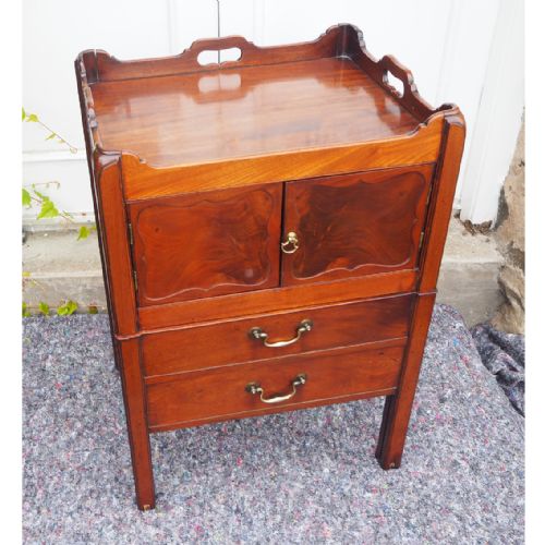 18th Century Mahogany Bedside Cabinet
