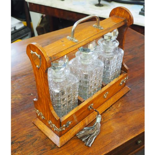 Good Victorian Oak 3 Decanter Tantulus