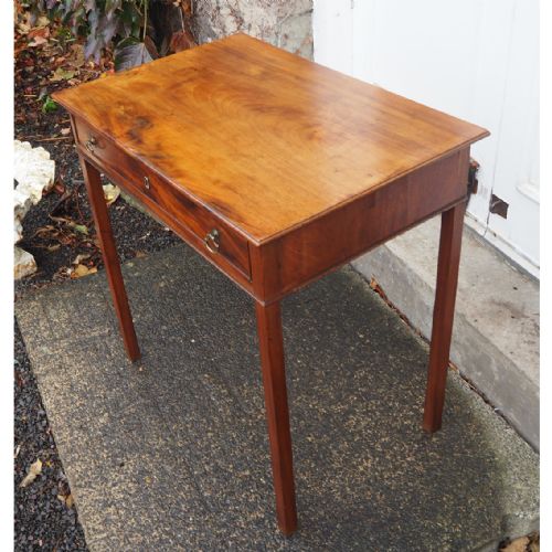 fig 1. SMALL 18th CENTURY MAHOGANY SIDE TABLE