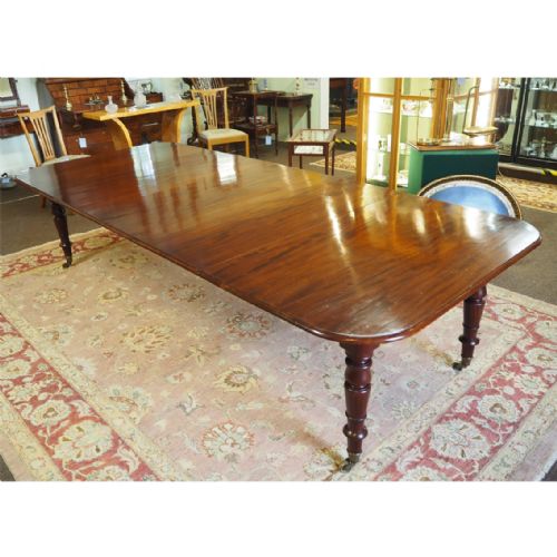 fig 1. FINE GEORGIAN MAHOGANY EXTENDING DINER