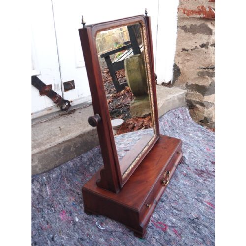 fig 1. 18th CENTURY MAHOGANY DRESSING MIRROR