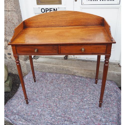 Georgian Mahogany 2 Drawer Dressing Table