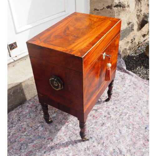 fig 1. GEORGIAN MAHOGANY CELLARETTE WITH DECANTERS