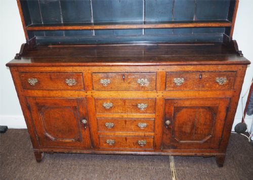 fig 1. 18th CENTURY GEORGIAN OAK DRESSER & RACK