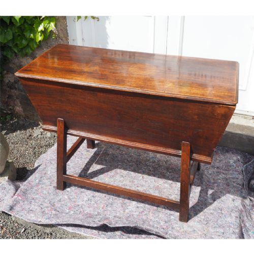 Georgian Elm Dough Bin with Flat Top