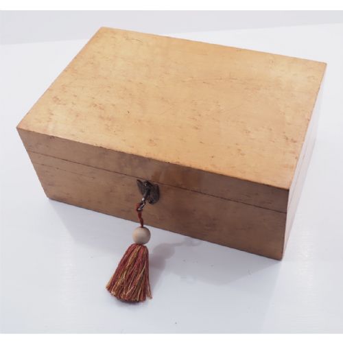 Gorgeous Georgian Birds-eye Maple Wood Box