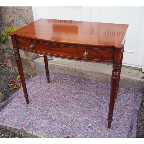Georgian Mahogany Bow-fronted Side Table