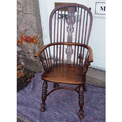 Mid 19th Century High Back Windsor Chair