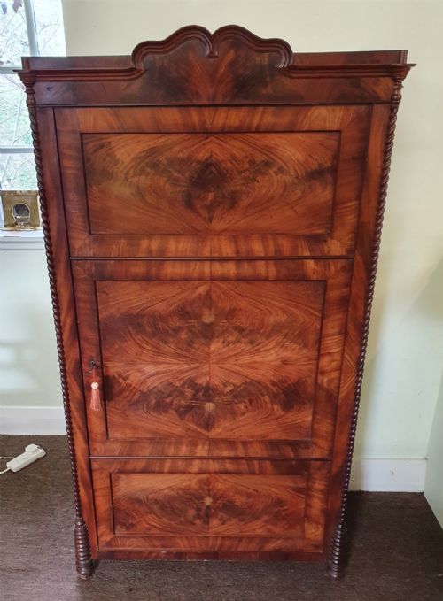 High Quality Continental Flame Mahogany Cabinet