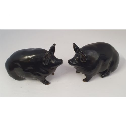 Rare Pair of Scottish Wemyss Black Pigs