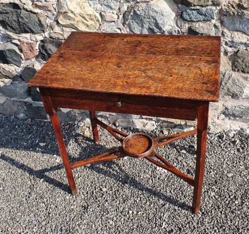 Pretty Little Georgian Oak Side Table