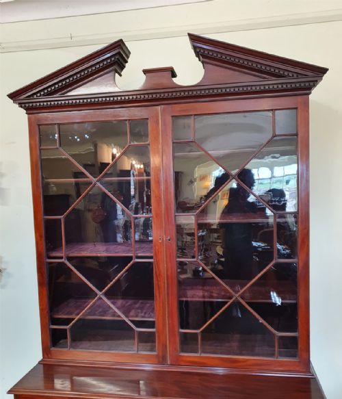 fig 2. 18th Century Chippendale Mahogany Bookcase