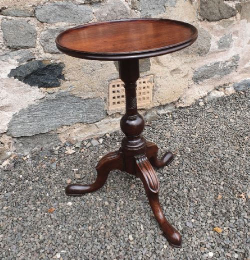 fig 1. George 3rd Mahogany Kettle Stand