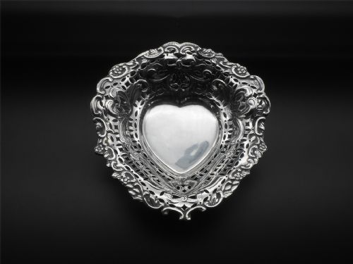 Pretty Heart Shape Silver Bonbon Dish
