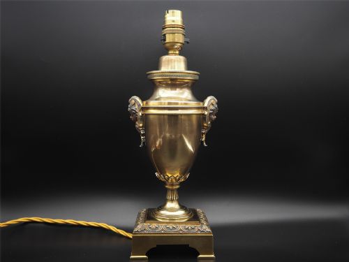 Fine Quality French Bronze Table Lamp