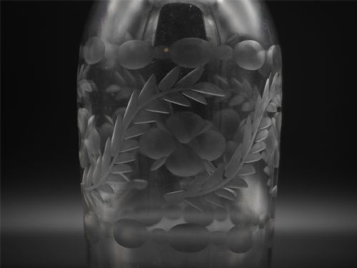 RARE GEORGIAN CUT GLASS SERVING BOTTLE - ADDITIONAL PHOTO 2