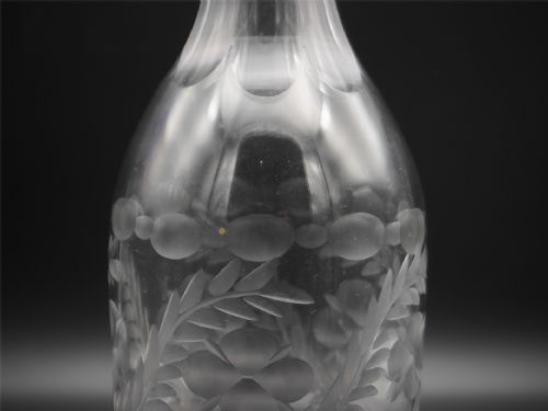 RARE GEORGIAN CUT GLASS SERVING BOTTLE - ADDITIONAL PHOTO 3