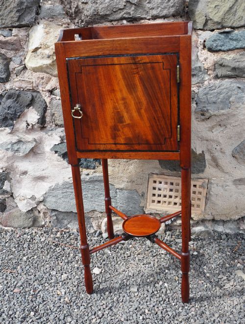Superior Georgian Mahogany Bedside Cabinet