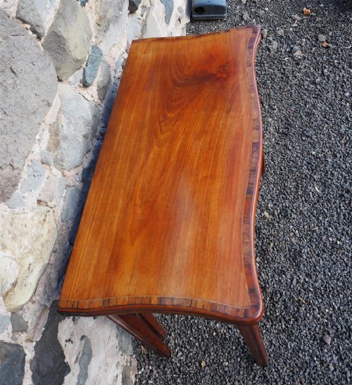 GEORGIAN SERPENTINE SHAPED TEA TABLE - ADDITIONAL PHOTO 3