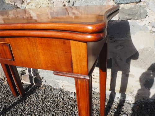 GEORGIAN SERPENTINE SHAPED TEA TABLE - ADDITIONAL PHOTO 5