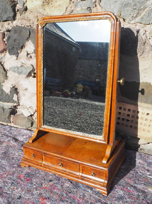 Fine George 2nd Walnut Dressing Mirror