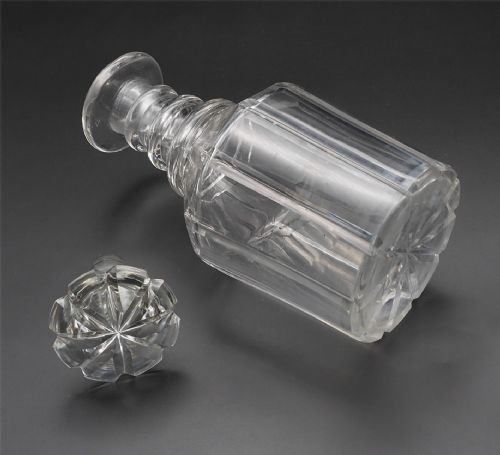 GOOD REGENCY 3 RING GLASS DECANTER - ADDITIONAL PHOTO 2