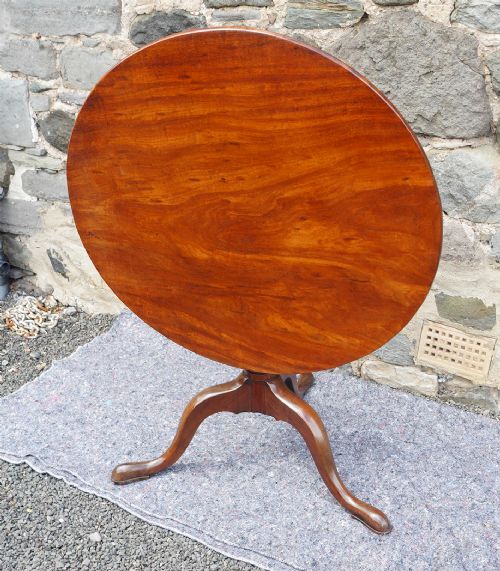 Superb Georgian Mahogany Large Tripod