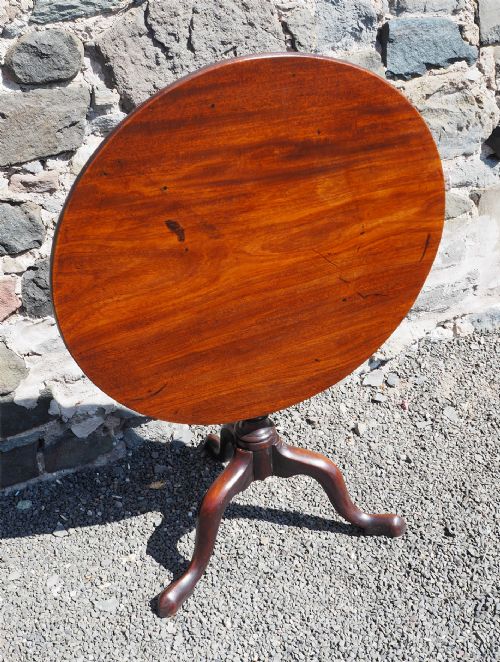 Superb Georgian Mahogany Tripod Table