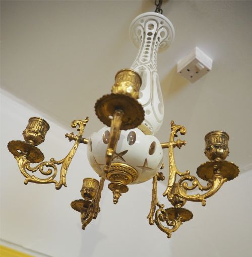 VICTORIAN GILDED BRASS AND GLASS CHANDELIER - ADDITIONAL PHOTO 2