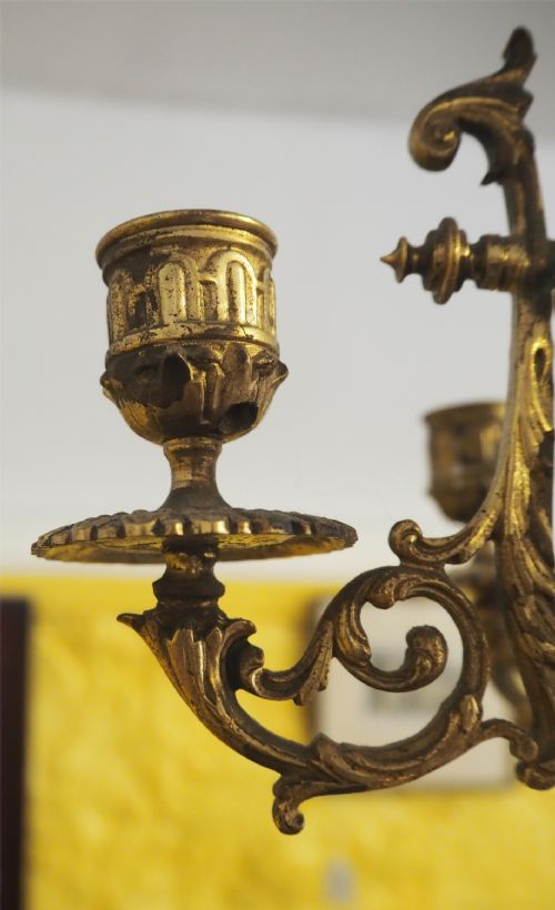 VICTORIAN GILDED BRASS AND GLASS CHANDELIER - ADDITIONAL PHOTO 4
