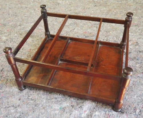 RARE GEORGIAN MAHOGANY DECANTER HOLDER