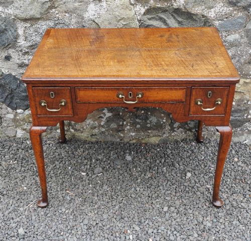 Elegant Mid Georgian Oak Lowboy