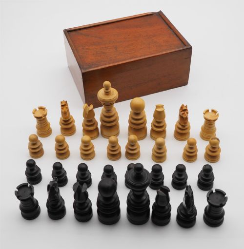 Good Boxed Ebony & Boxwood Chess Set
