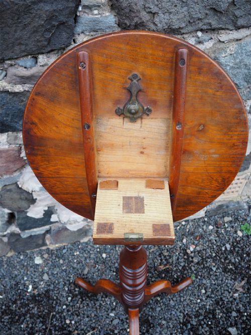 18TH CENTURY ELM TRIPOD WINE TABLE - ADDITIONAL PHOTO 5