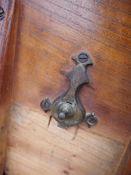18TH CENTURY ELM TRIPOD WINE TABLE - ADDITIONAL PHOTO 6