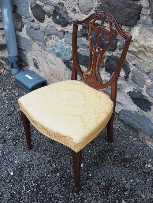 Fine Hepplewhite Camel-back Chair