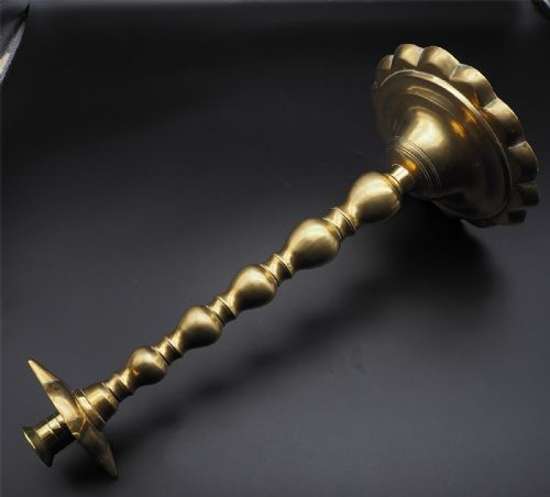LARGE ANTIQUE DUTCH BRASS CANDLESTICK - ADDITIONAL PHOTO 1
