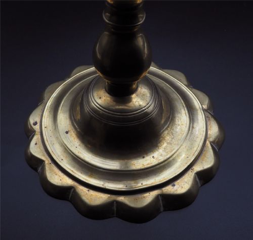 LARGE ANTIQUE DUTCH BRASS CANDLESTICK - ADDITIONAL PHOTO 2