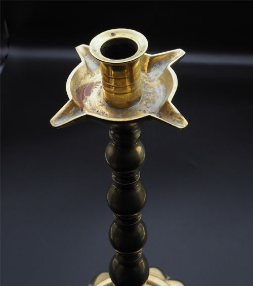 LARGE ANTIQUE DUTCH BRASS CANDLESTICK - ADDITIONAL PHOTO 3