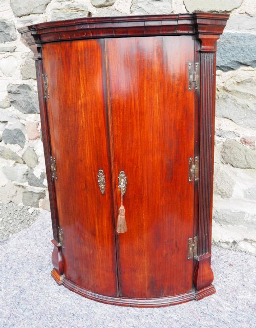GEORGE 2ND RED WALNUT CORNER CABINET - ADDITIONAL PHOTO 1