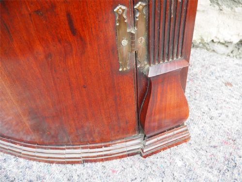 GEORGE 2ND RED WALNUT CORNER CABINET - ADDITIONAL PHOTO 4
