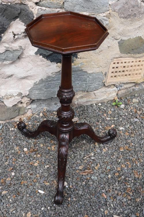 Fine Chippendale Design Kettle Stand