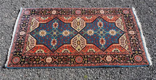 Fine Quality Persian Wool Rug