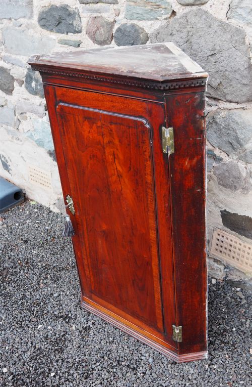 GEORGE 2ND OAK WALNUT CORNER CABINET - ADDITIONAL PHOTO 1
