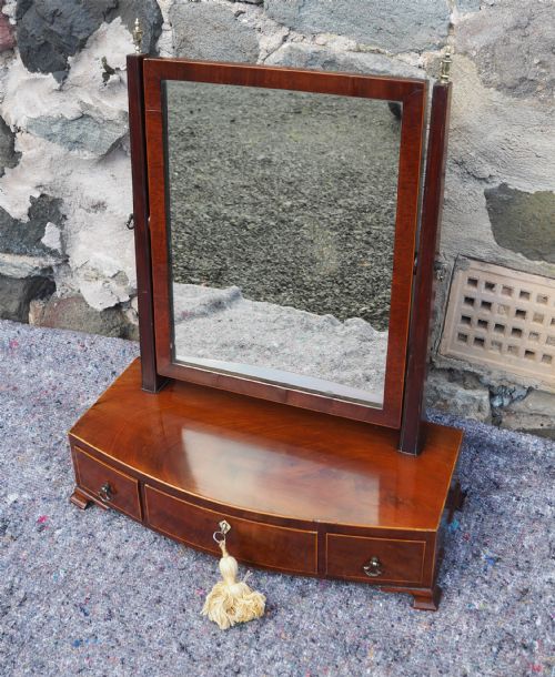 GEORGIAN BOWFRONT DRESSING MIRROR - ADDITIONAL PHOTO 1
