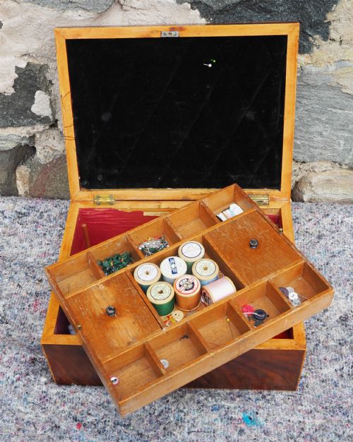 GEORGIAN MAHOGANY LADIES SEWING BOX - ADDITIONAL PHOTO 5