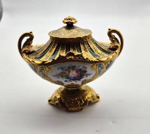 Desire Leroy Royal Crown Derby Urn